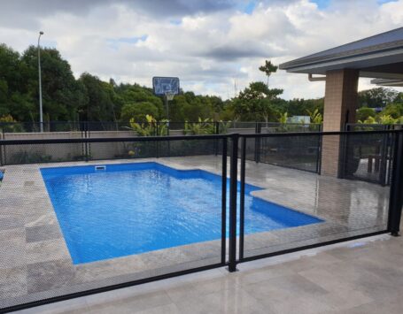 ALUMINIUM POOL AND GARDEN FENCING